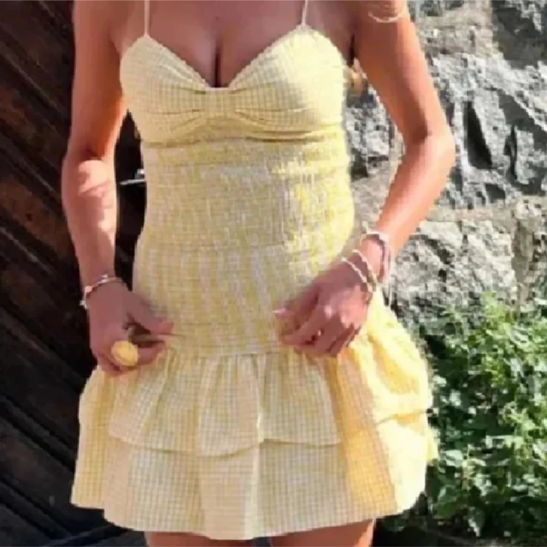 Gul rutig kortklänning från Zara - 1