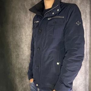 J.lindberg fieldjacket  - Mycket fint skick | Size M  | fraktar spårbart inom 24 timmar |  för att köpa klicka ” köp nu” | vid frågor skriv ett meddelande |