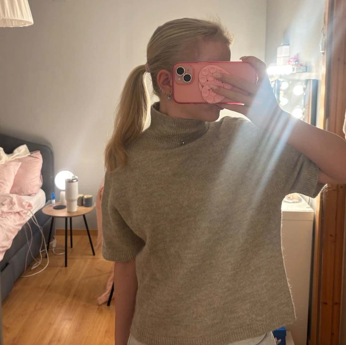 Beige polotröja från ginatricot  - 1