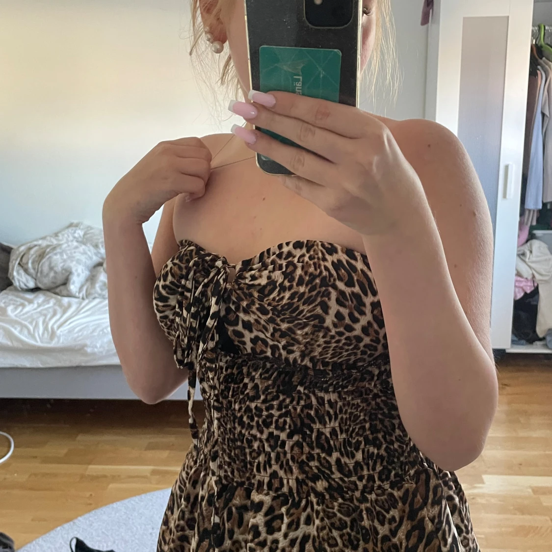 Leopardmönstrad kort klänning - 1