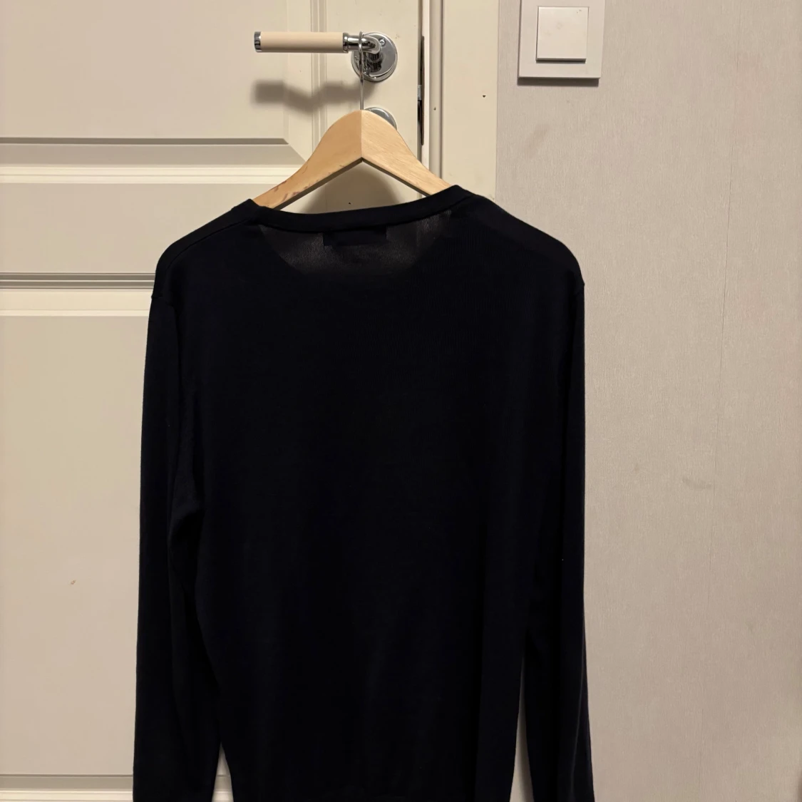 Svart bomullströja från Dressmann - 1