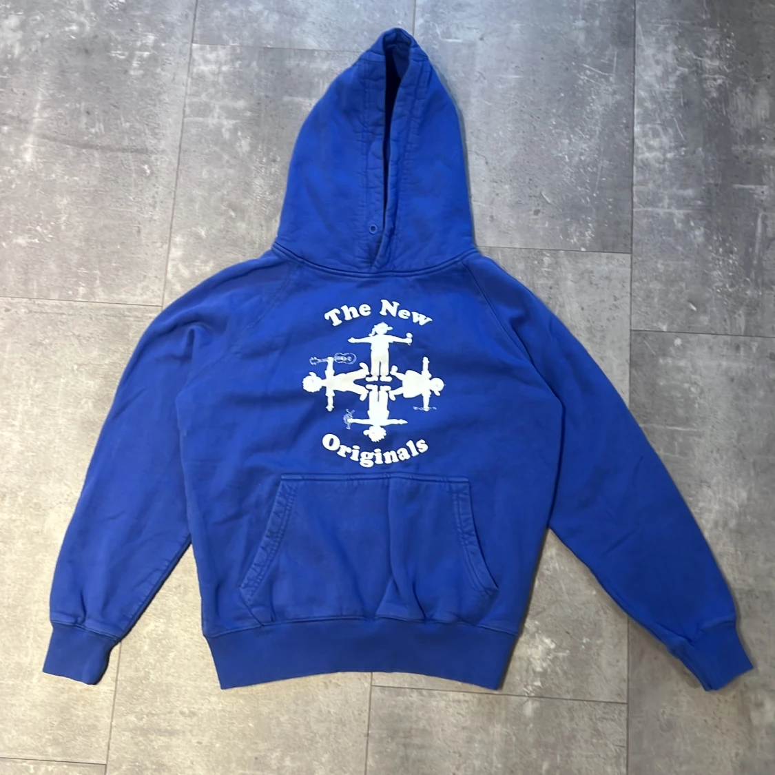 Blå hoodie 