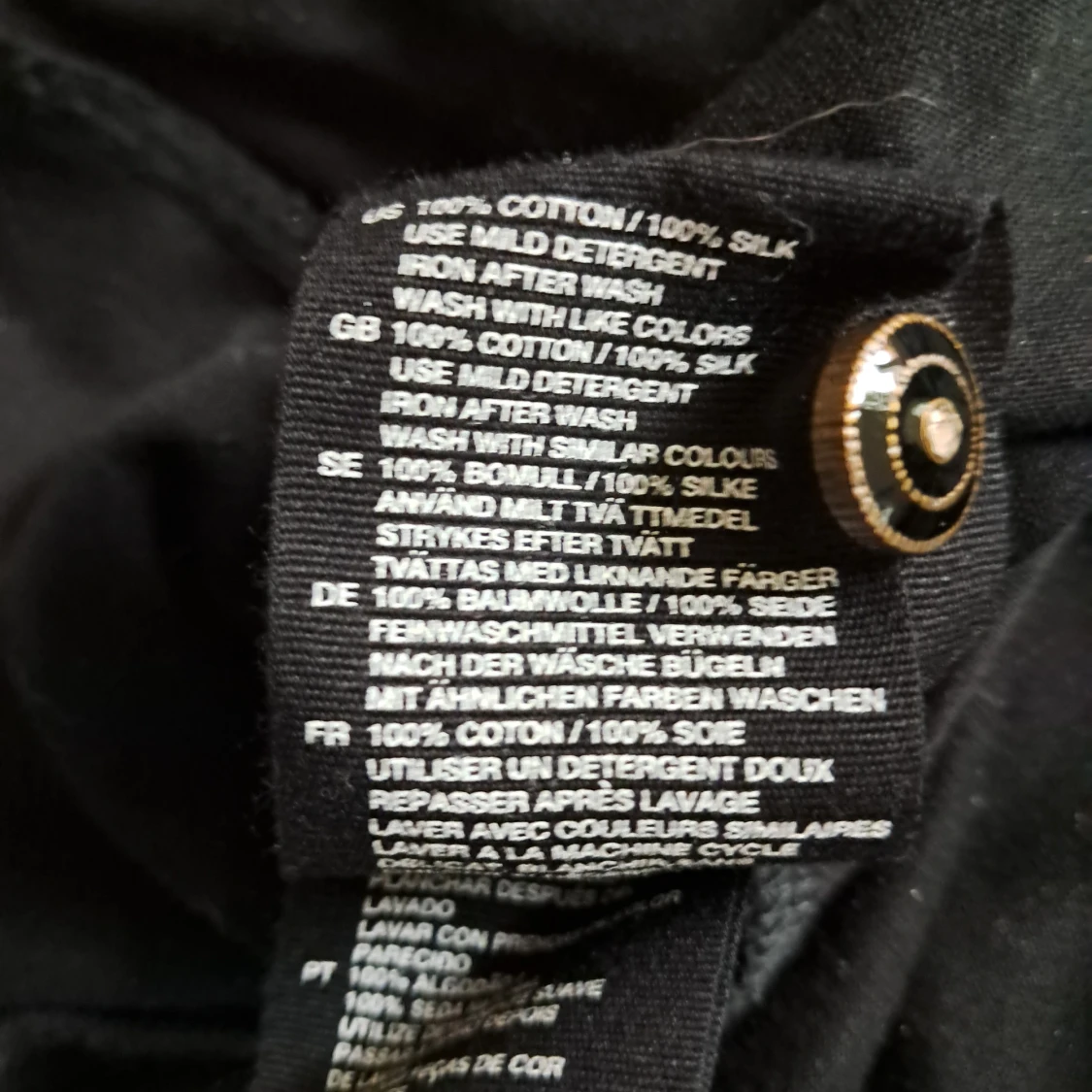 Svart skjortan från Roberto Cavalli at H&M, L i Siden o Bomull.  - 2