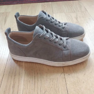 Christian loubitin/loubs - Loubs i bra skick storklek 42 men de funkar bra till 43