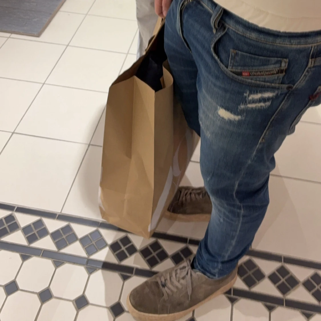 Blå slitna jeans från diesel - 1