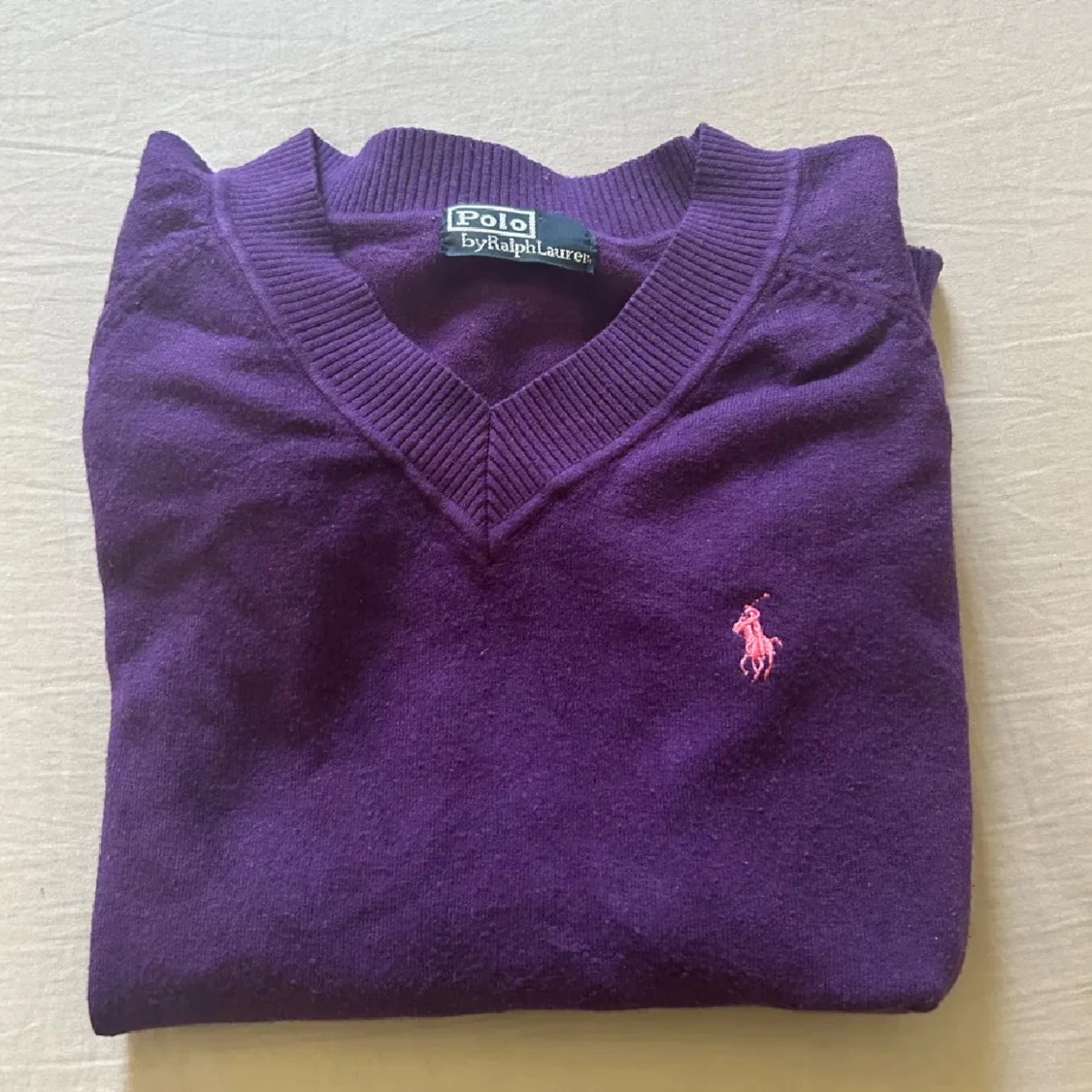 Lila v-ringad tröja från Ralph Lauren 100% Cashmere - 2