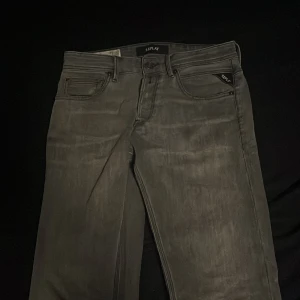 Replay jeans - Säljer replay jeans knappt använda säljer dessa för att köpa nya passar ej längre pris kan diskuteras 