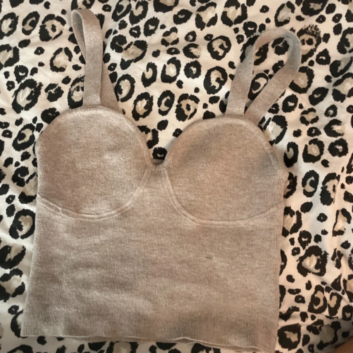 Grå stickad korsett-topp