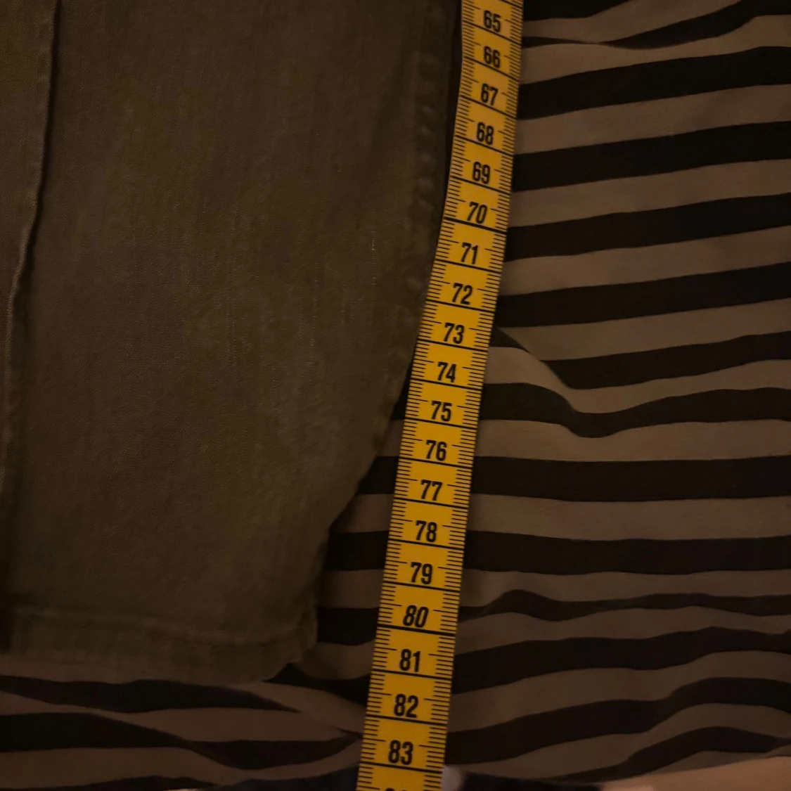 Olivgröna jeans med fickor, strl 34 - 3