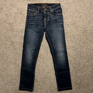 Nudie Jeans Grim Tim - Tja säljer nu ett par Nudie Jeans i modellen Grim Tim i storlek W29 för endast 399kr! Pris är ej hugget i sten, hör av er i dm vid funderingar 🙌