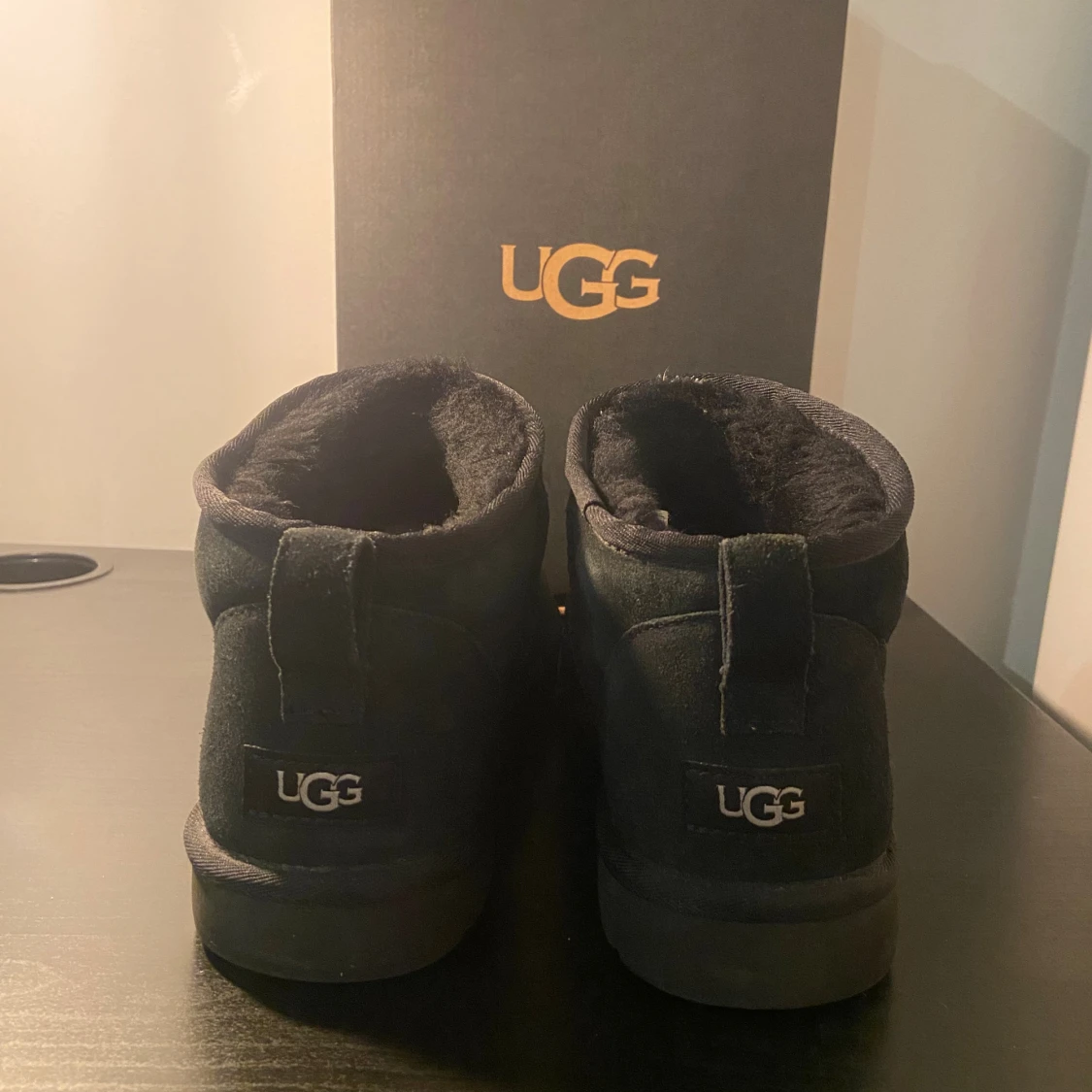 Svarta UGG boots i mocka - 1