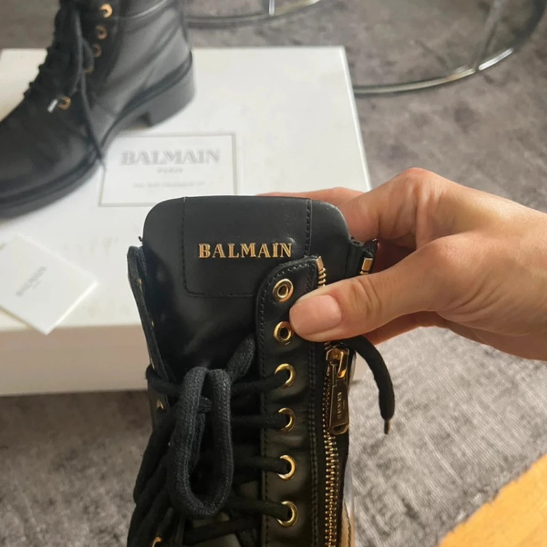 Svarta Balmain boots med gulddetaljer - 1