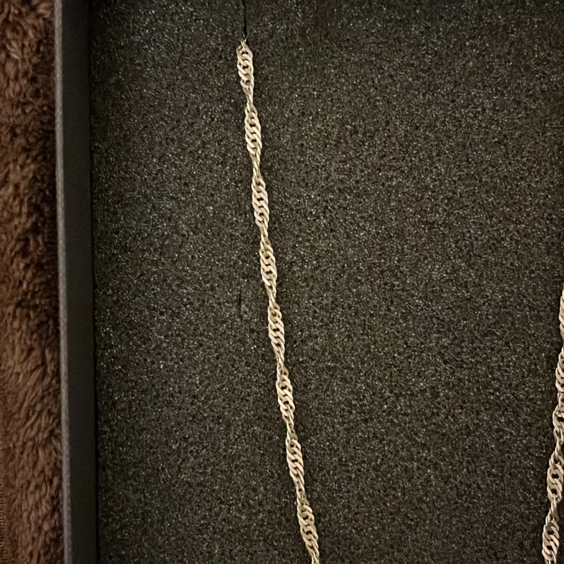 Tvinnad silverhalskedja i ask - 1