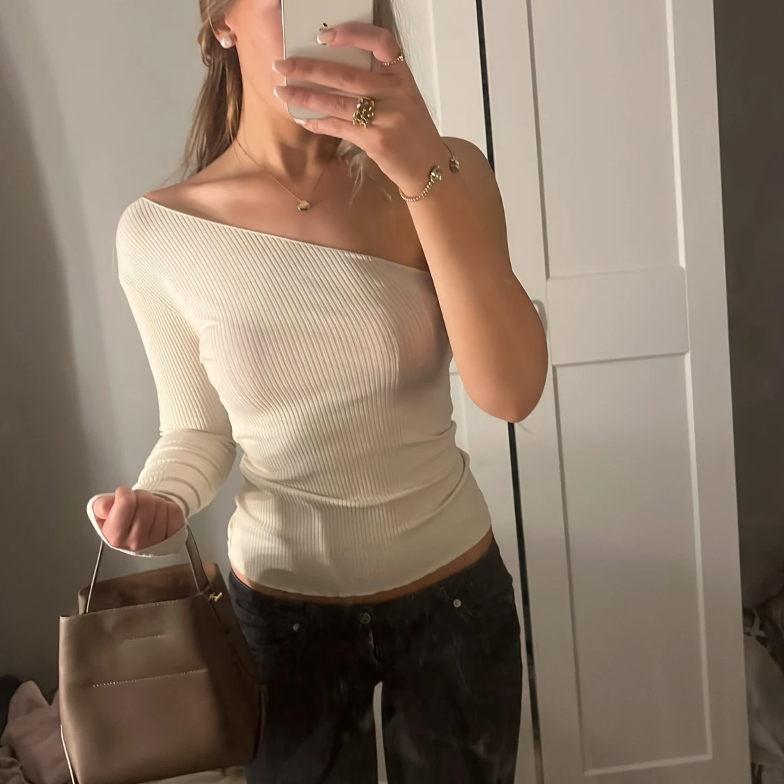 offshoulder topp i beige - 1