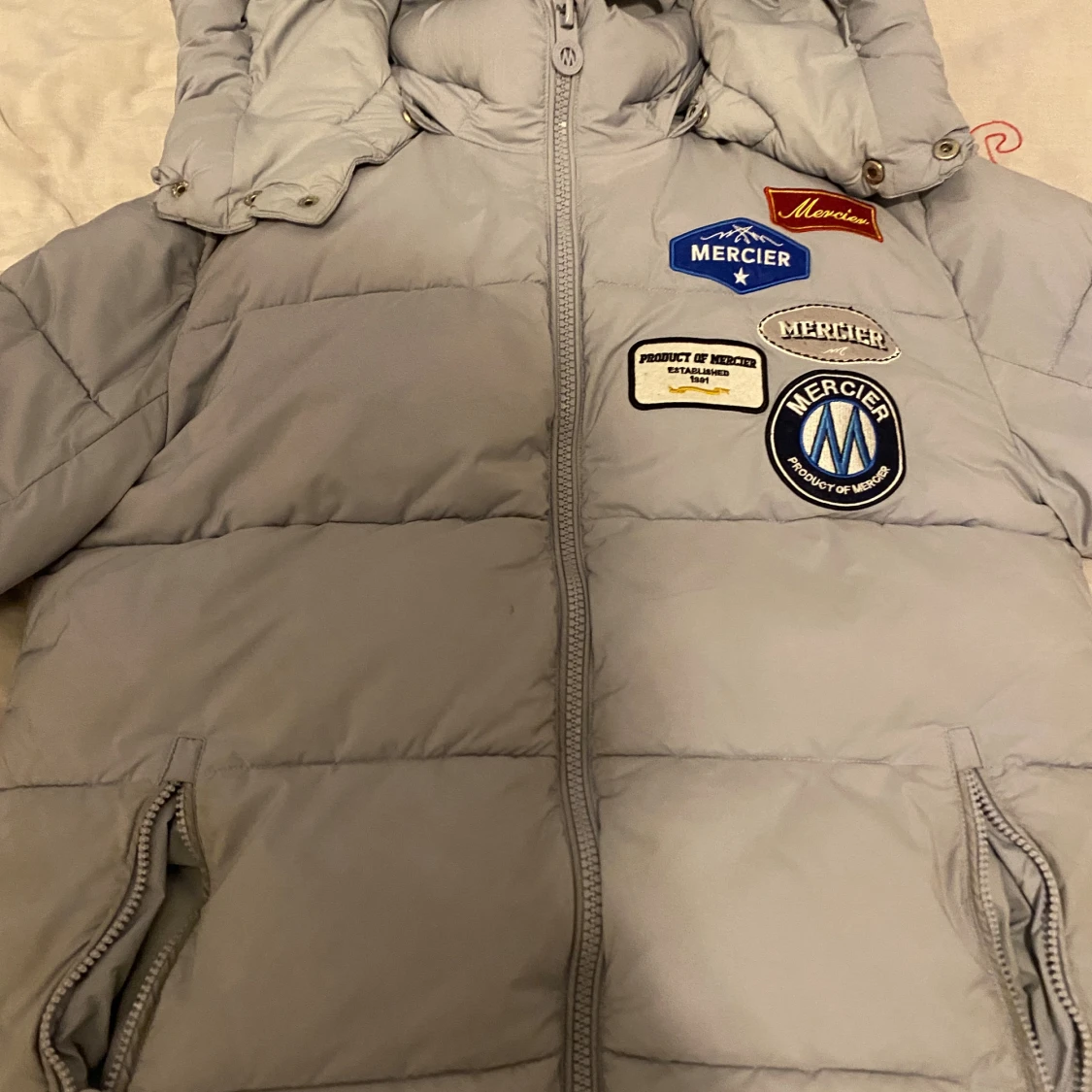 Ljusgrå pufferjacka från Mercier