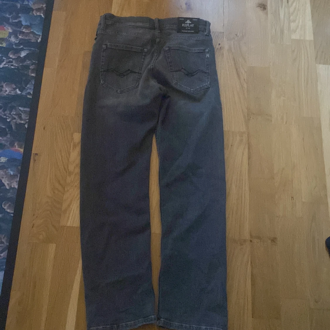 Mörkgrå jeans från Replay - 1