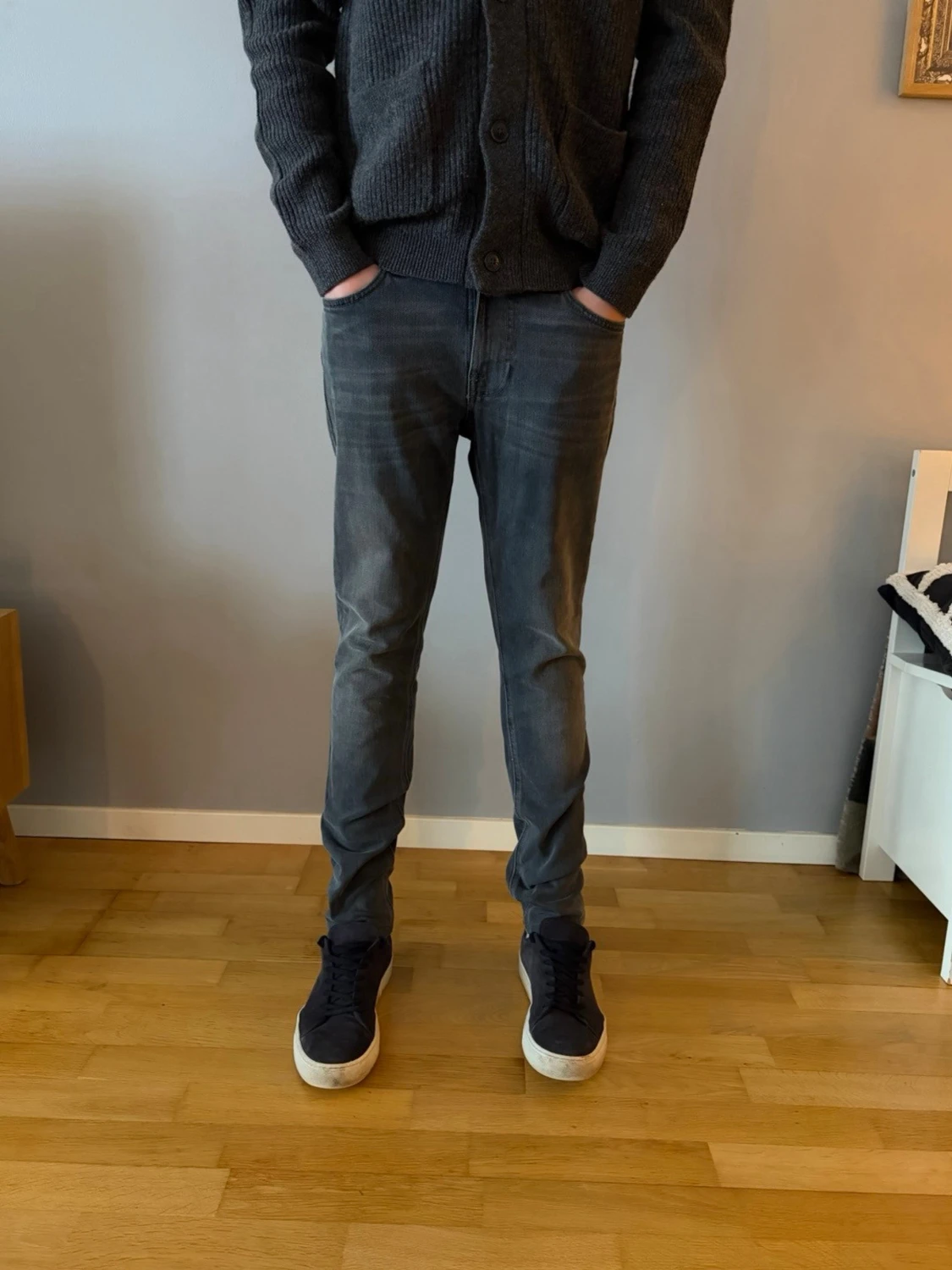 Mörkgrå slim jeans från nudie  - 1