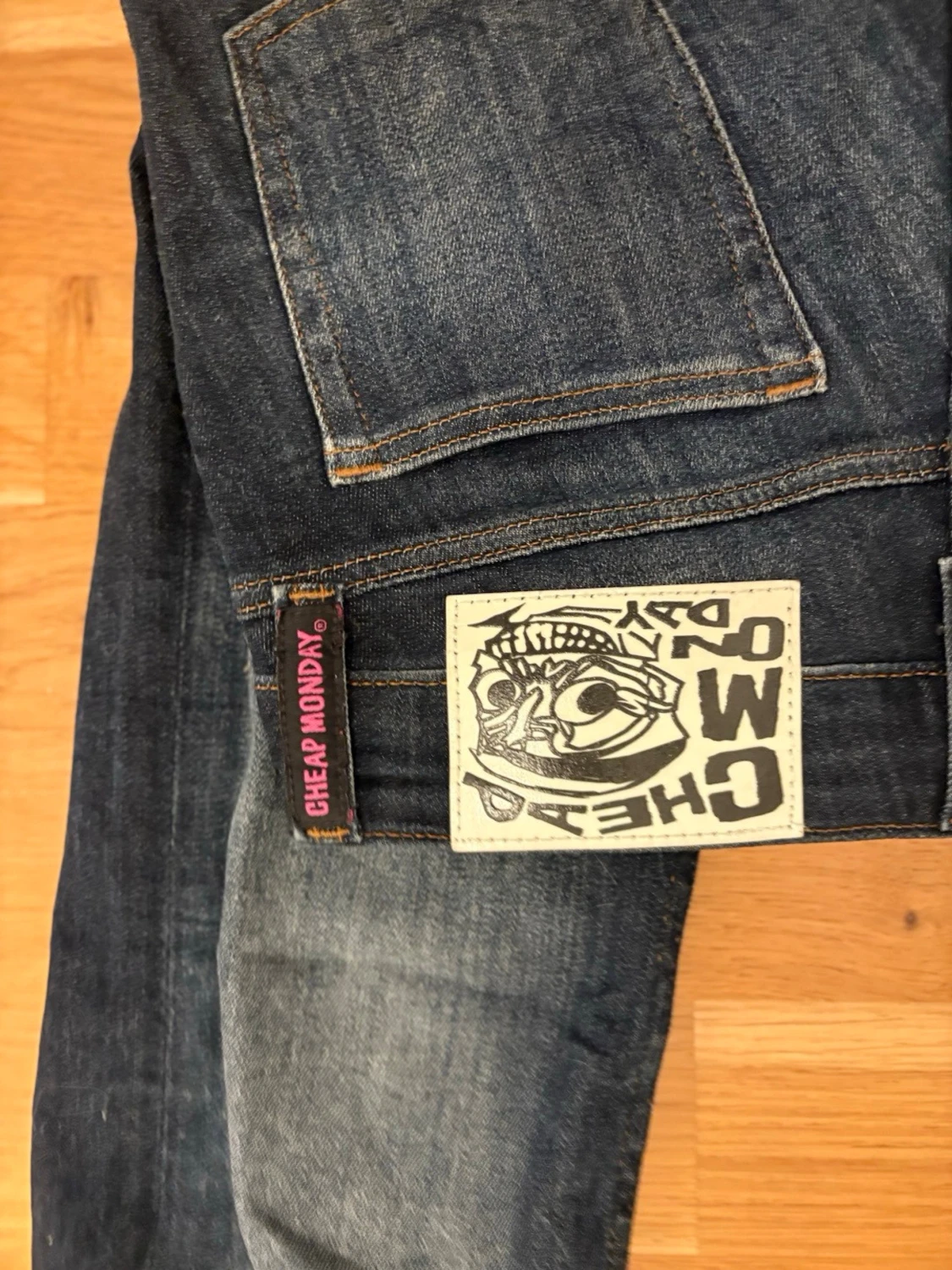 Mörkblåa weekday jeand - 2