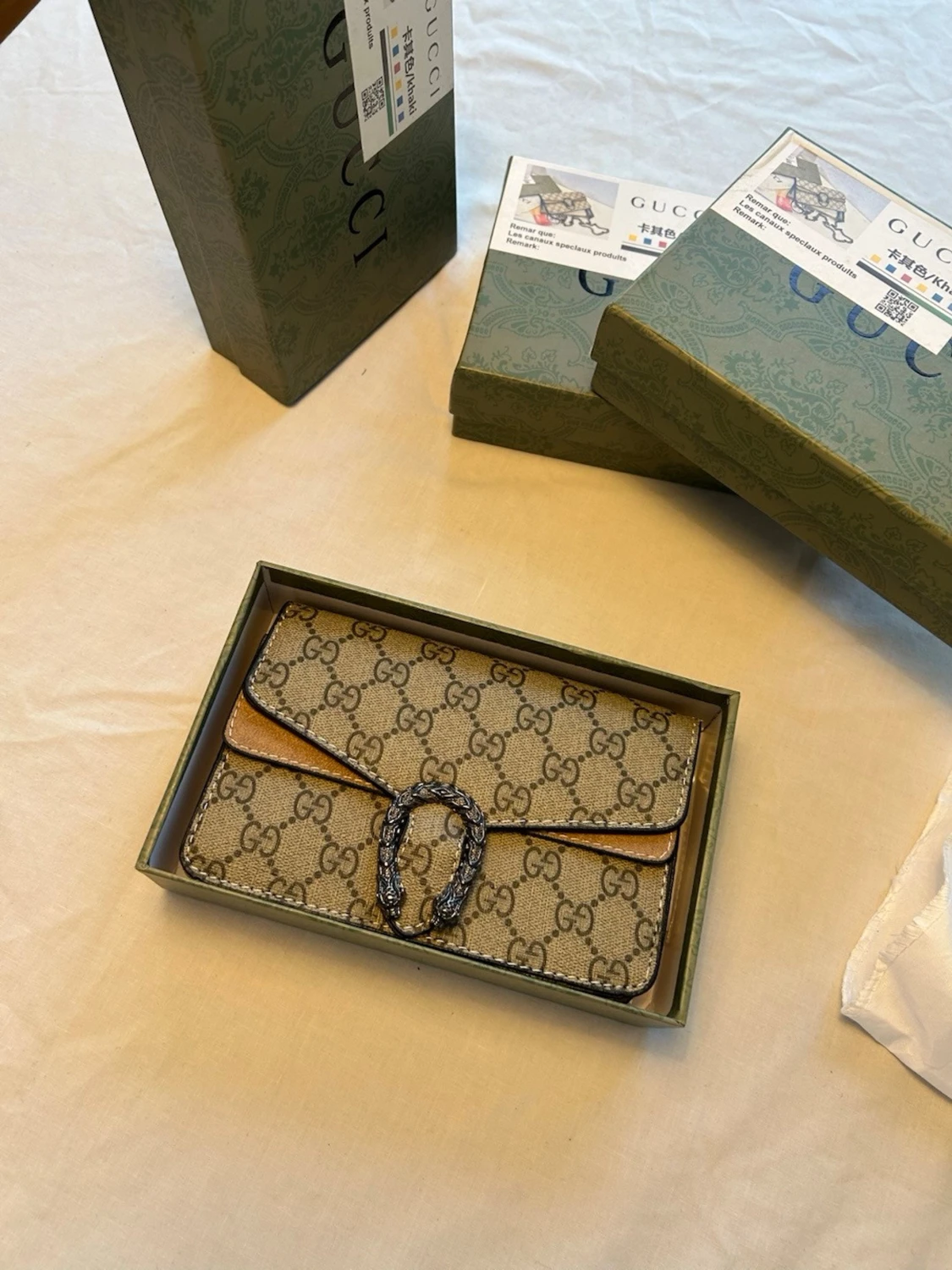 Gucci beige kuvertväska med GG-mönster - 1