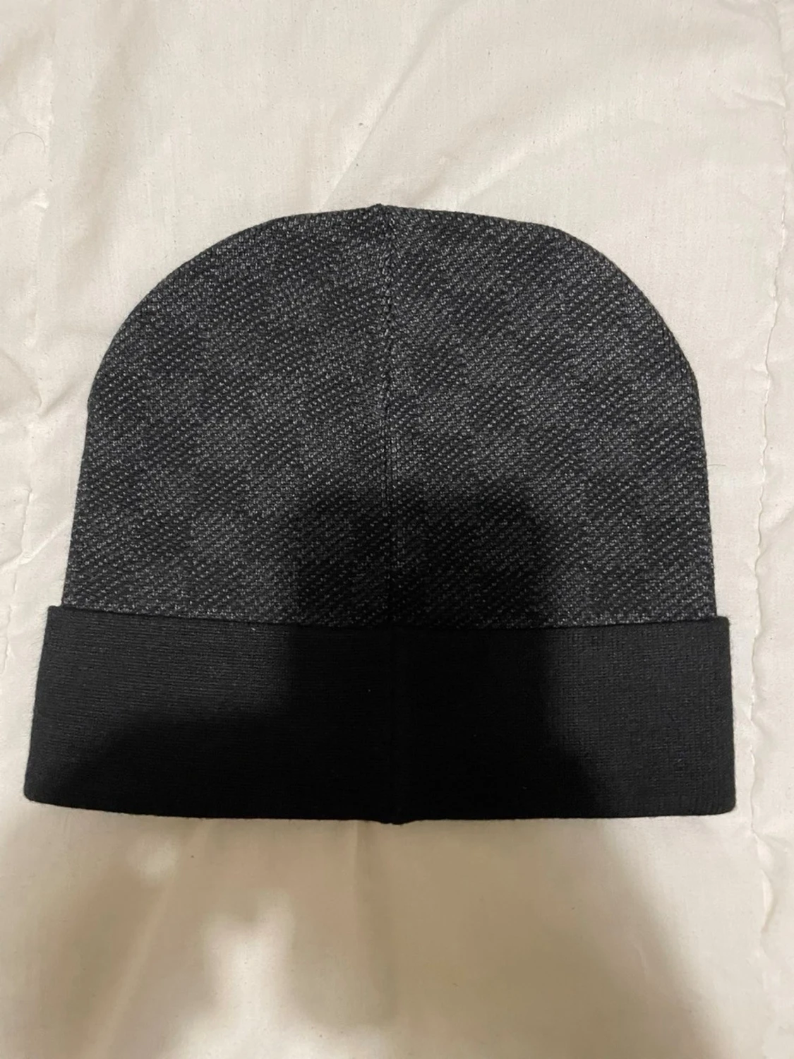 Svart L och V mössa - 1