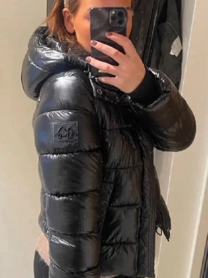 Superdry jacka - Strl 38/S, men passar mer 34/36/XS.