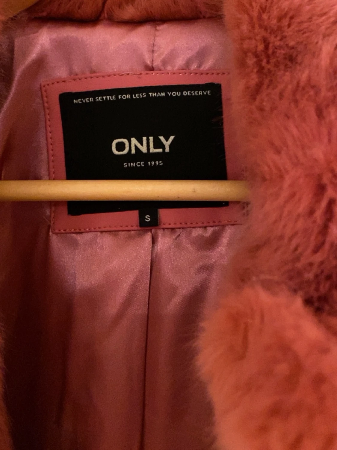 Rostfärgad pälsjacka från ONLY - 2