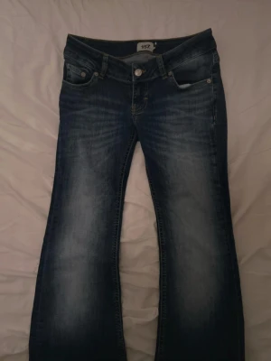Blaze jeans bootcut lager 157 - bootcut jeans från lager helt nya endast provade, storlek S short length, tyvärr ingen prislapp kvar. Kan sänka priset!!