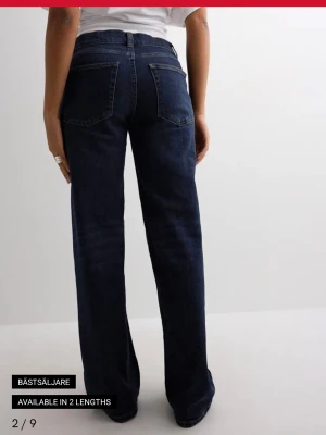 Jeans från Nelly, helt nya  - Helt nya från Nelly. Har endast gått i dom hemma en kväll och upplevde dom alldeles för stora. Hade tyvärr slängt alla lappar så kunde ej returnera. 