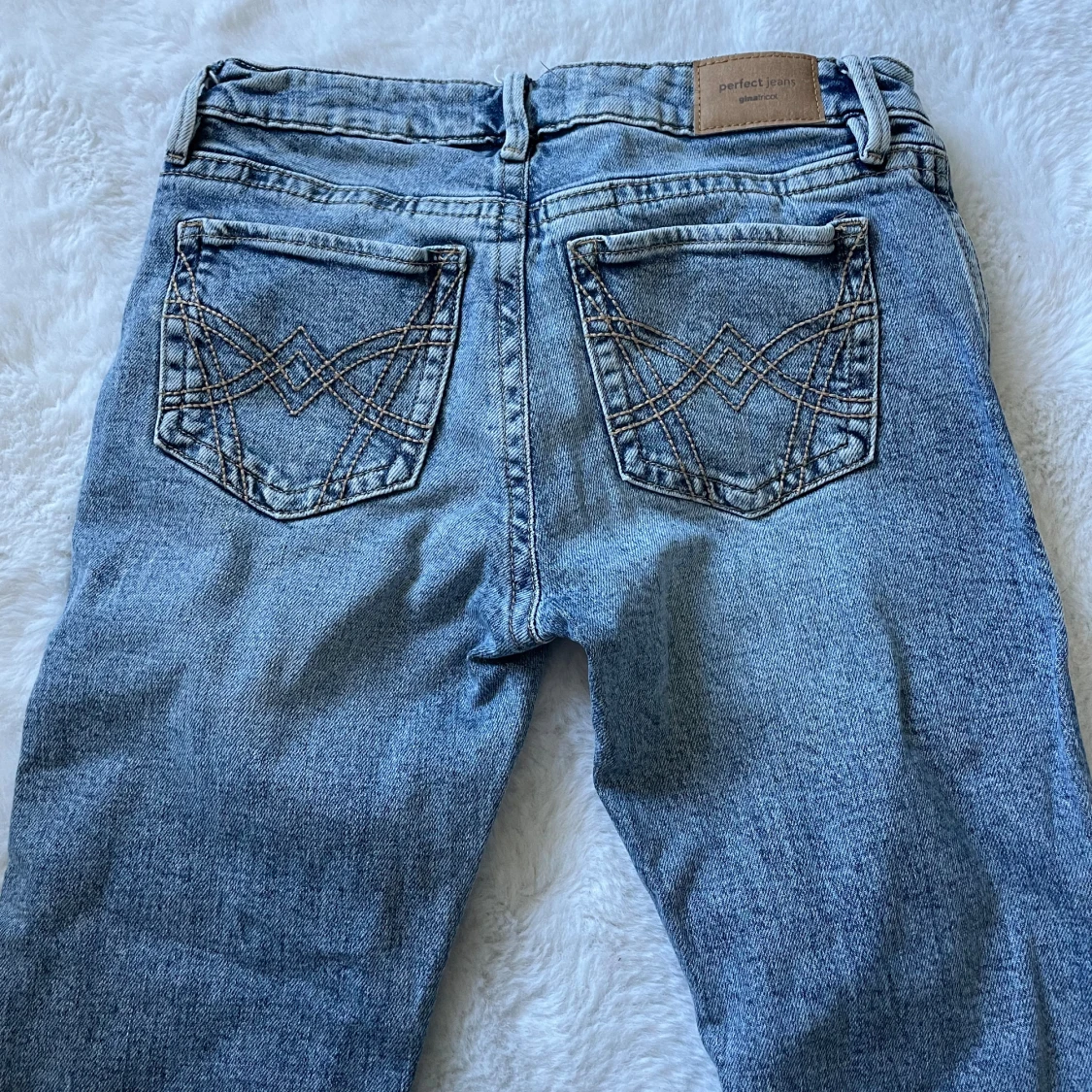 Blå bootcut jeans  - 1