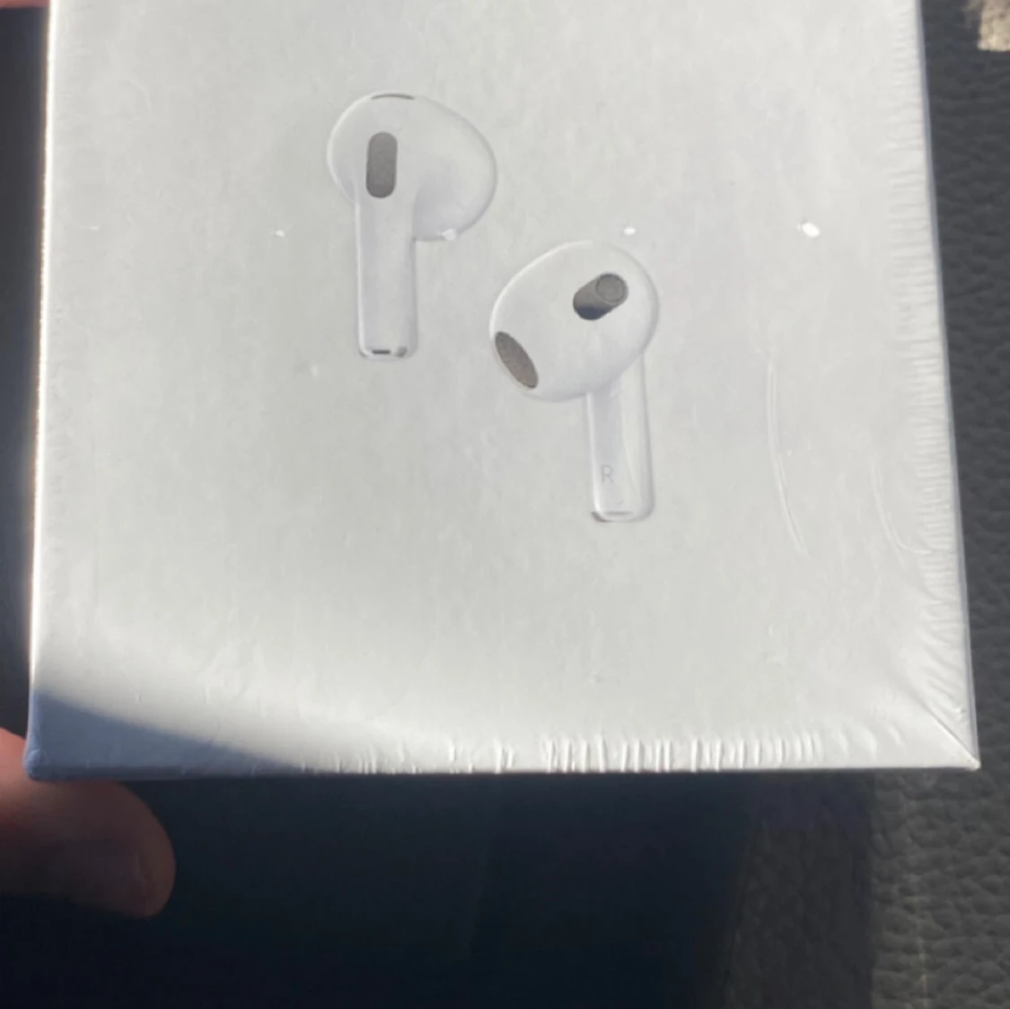AirPods (3rd generation) with MagSafe Charging Case - 1