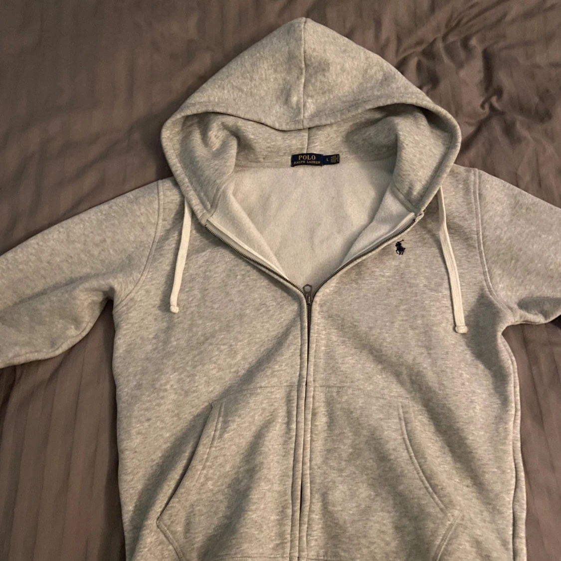 Grå hoodie från Polo Ralph Lauren - 1