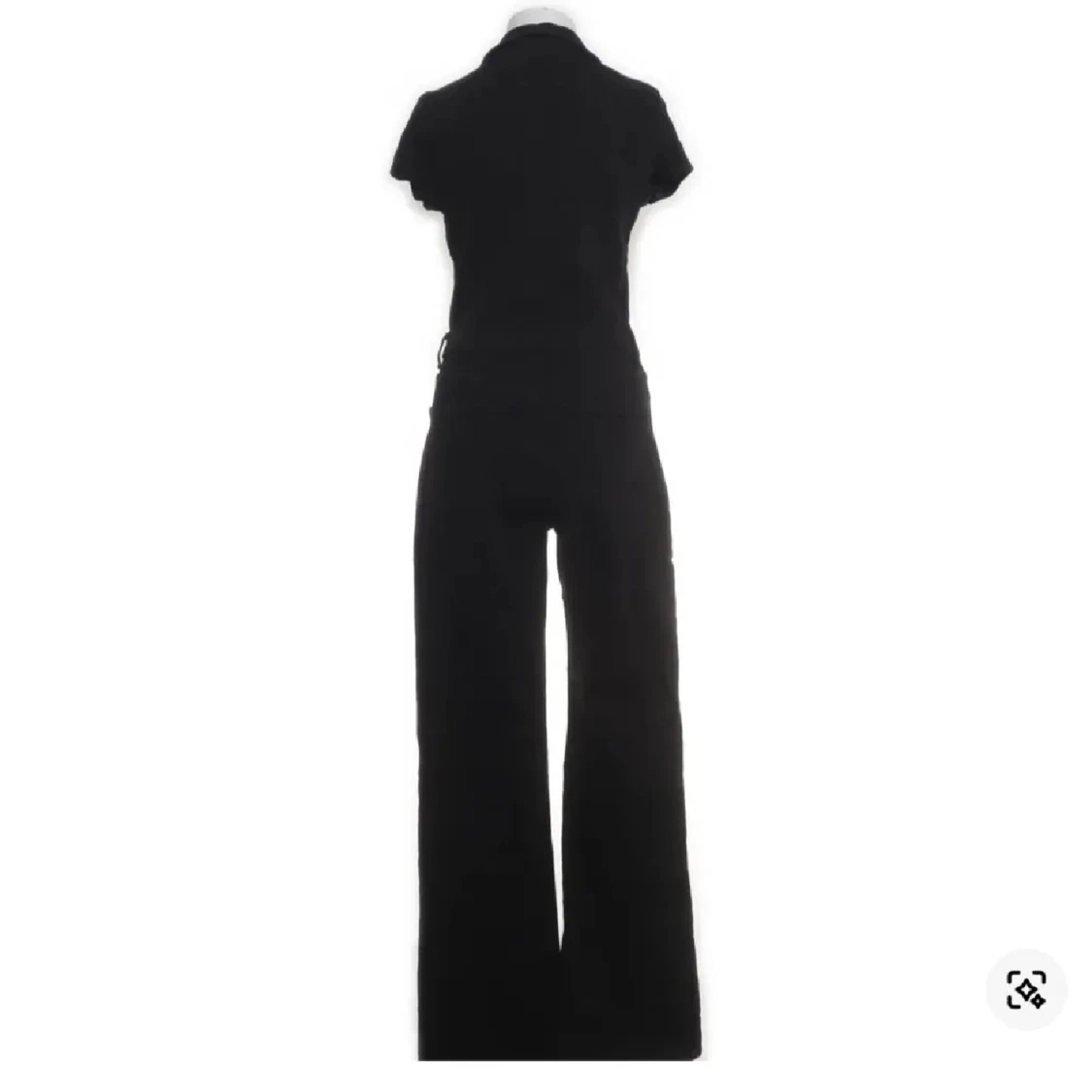 Svart jumpsuit med dragkedja - 1