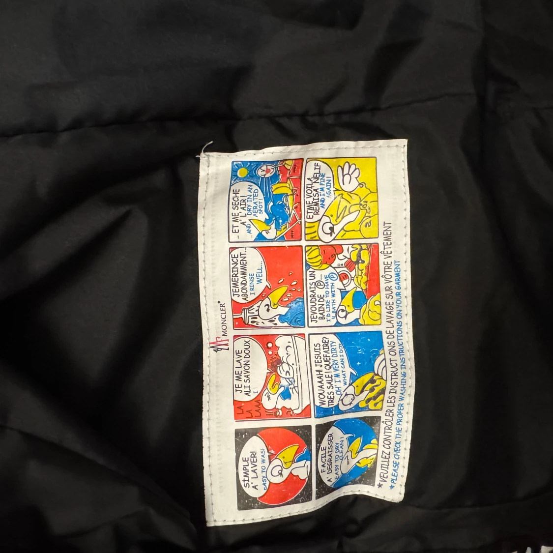 Svart dunväst från Moncler med huva - 2