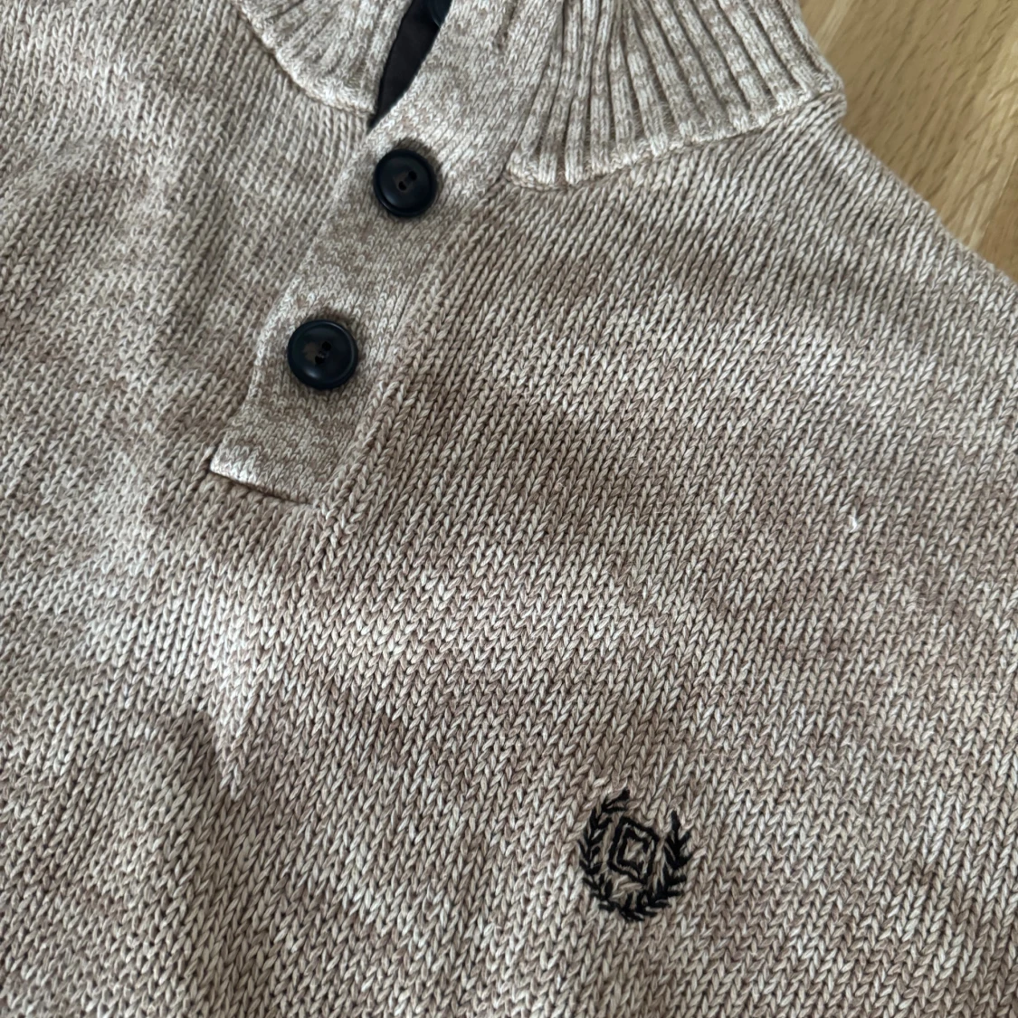Beige stickad tröja från Chaps - 2