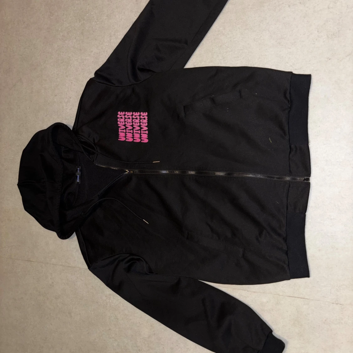 Svart hoodie Universe med tryck - 3