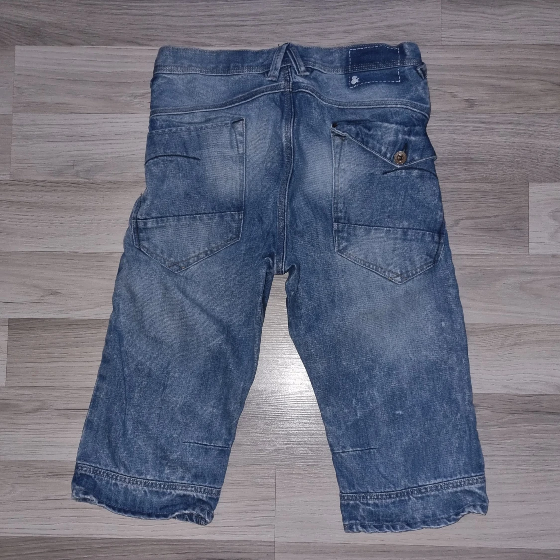 Blå jeansshorts med fickor - 1