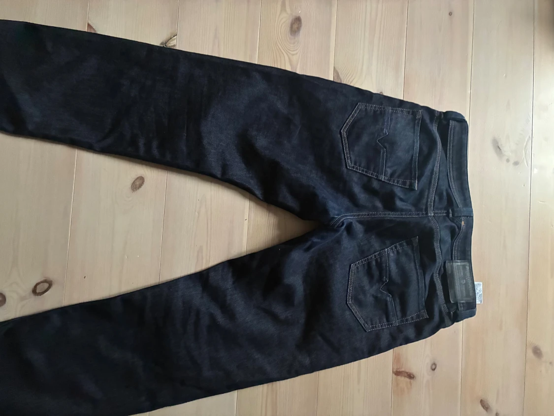 Mörkblå Diesel Larkee-Beex jeans W32 L32 - 1