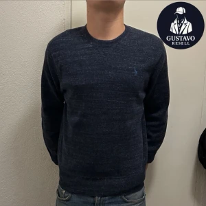 Ralph Lauren tröja - Tja. Säljer denna stickade ralph lauren tröja i storlek M. Fint skick utan defekter. Tveka inte på att ställa frågor! 🙌