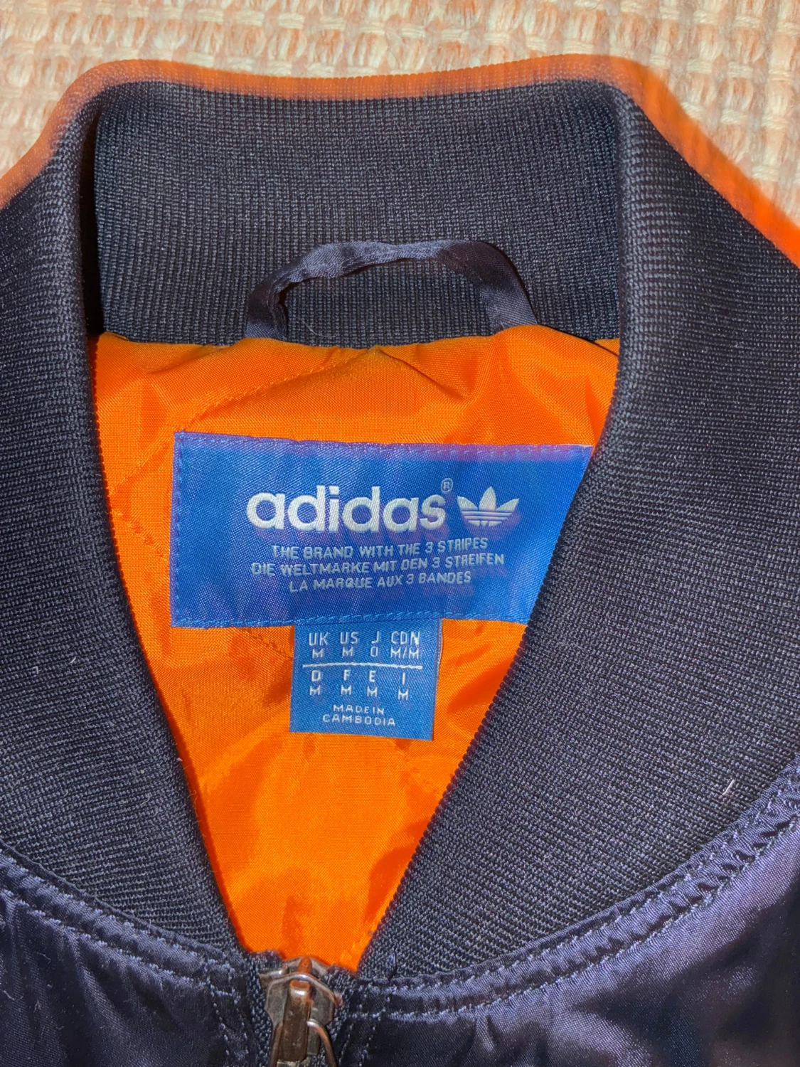 Mörkblå bomberjacka från Adidas - 2