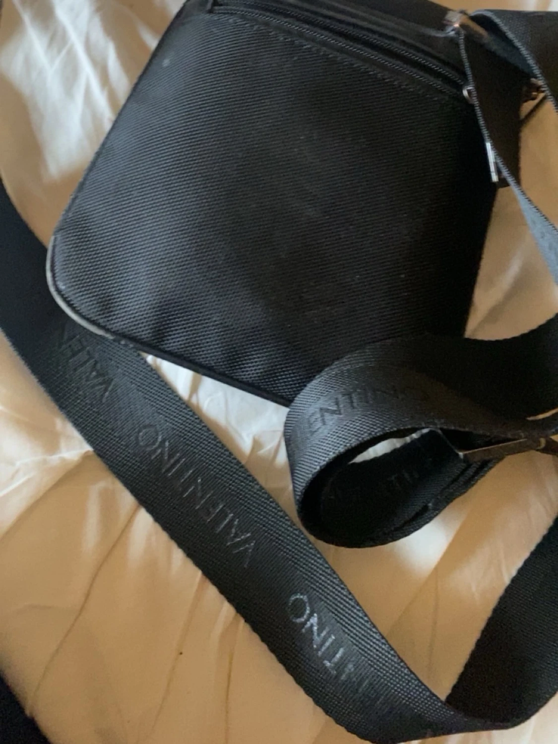 Svart axelväska från Valentino - 1