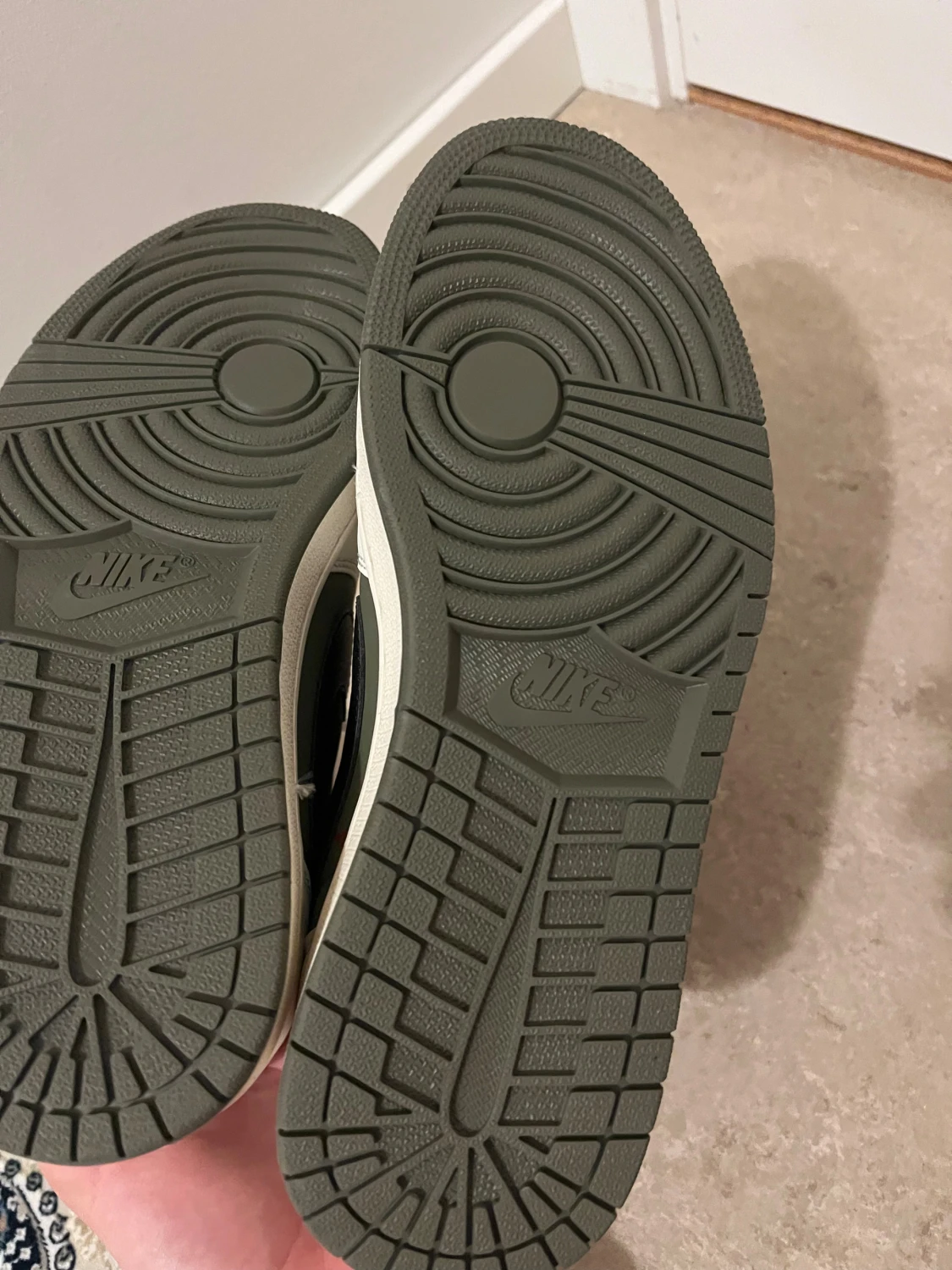 Nike Air Jordan 1 Low Travis Scott Olive - 2