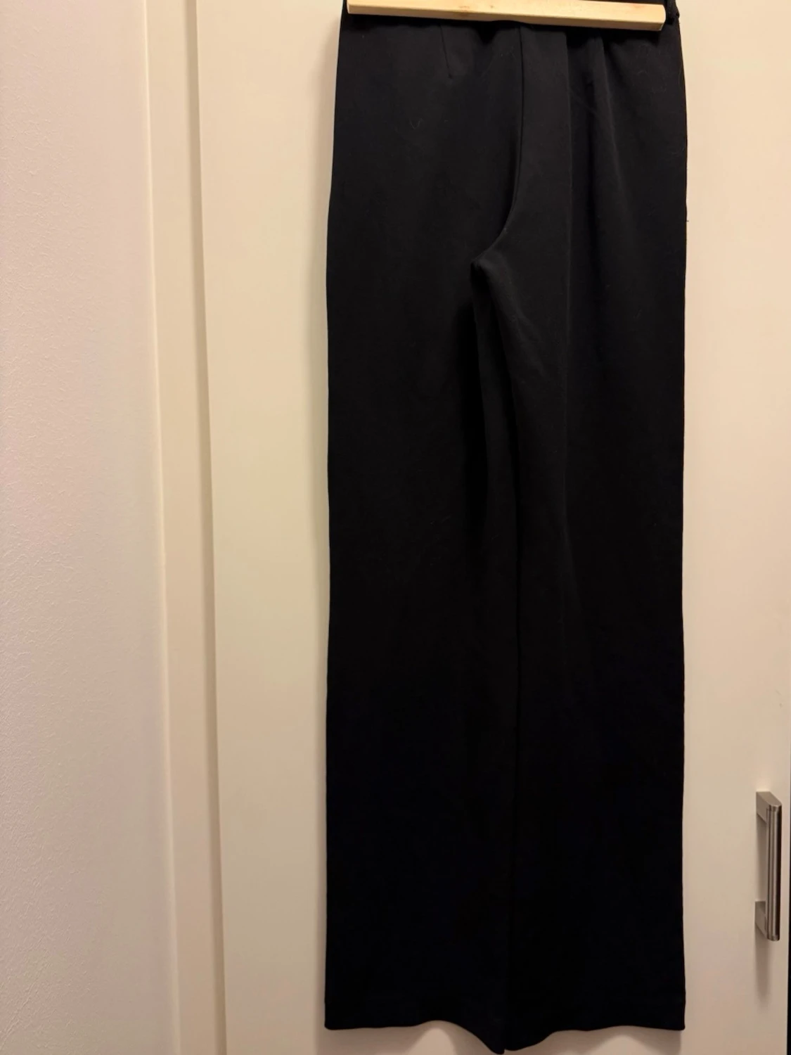 Svarta raka byxor från Vero Moda XS - 1