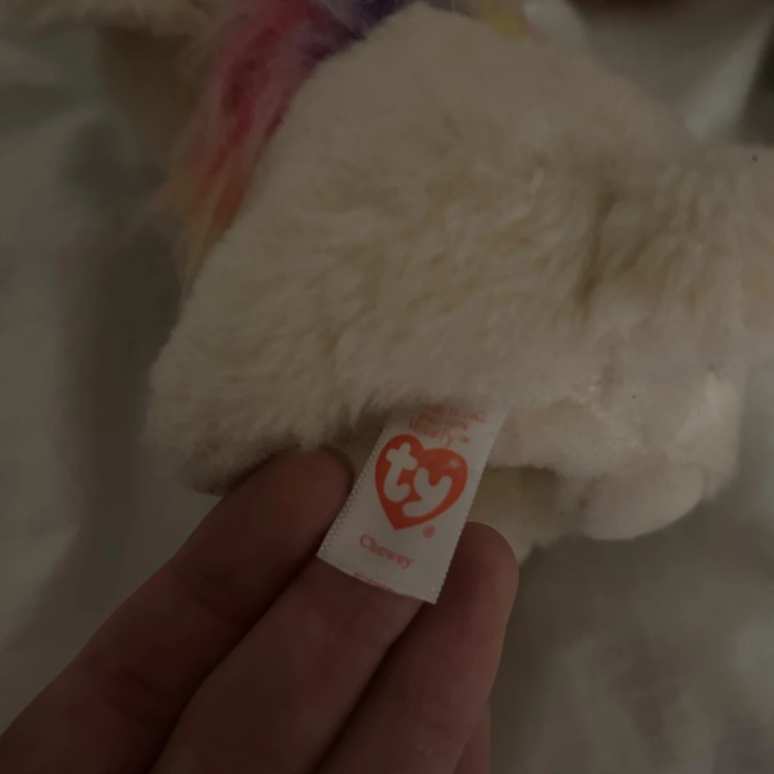 Regnbågsfärgat gosedjur från Ty - 1