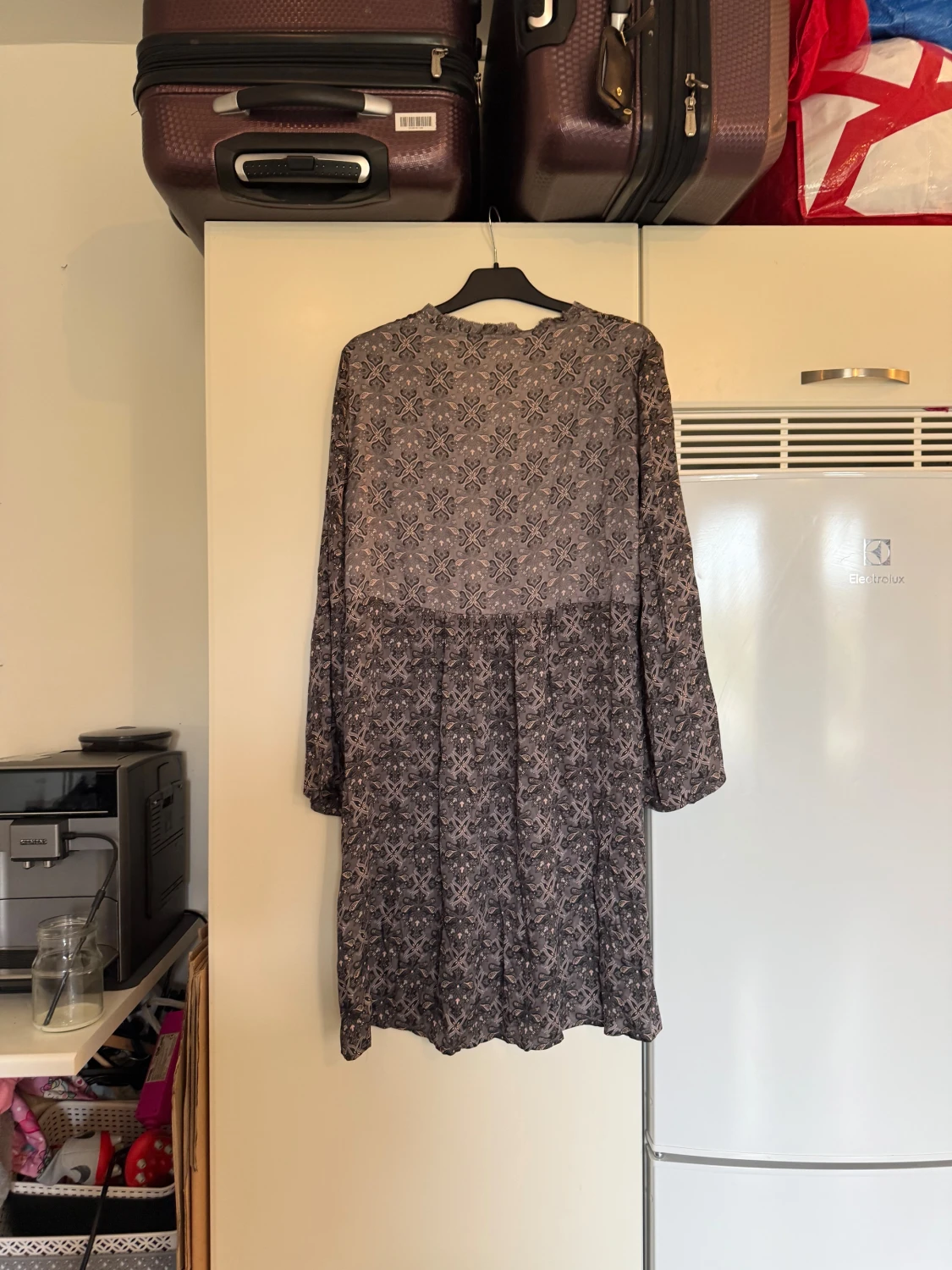 Mönstrad svart/grå kortklänning - 4