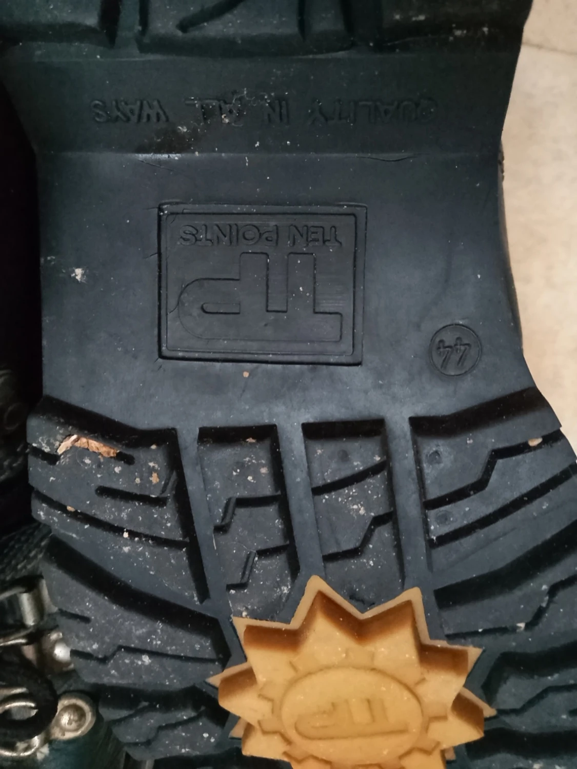 Svarta kängor Ten Points strl 44 - 2