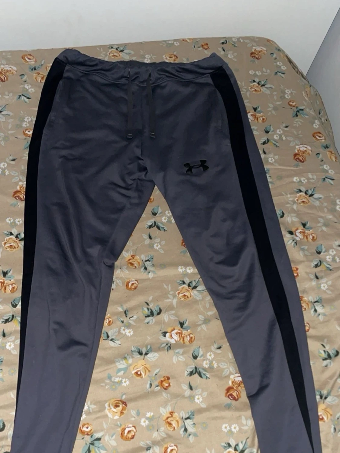 Under Armour träningsset i mörkgrått - 1