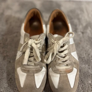 Skolyx GATs - German Army Trainers från märket Skolyx. Material: skinn, mocka och gummi i sulan. Orginalpris: 1299
