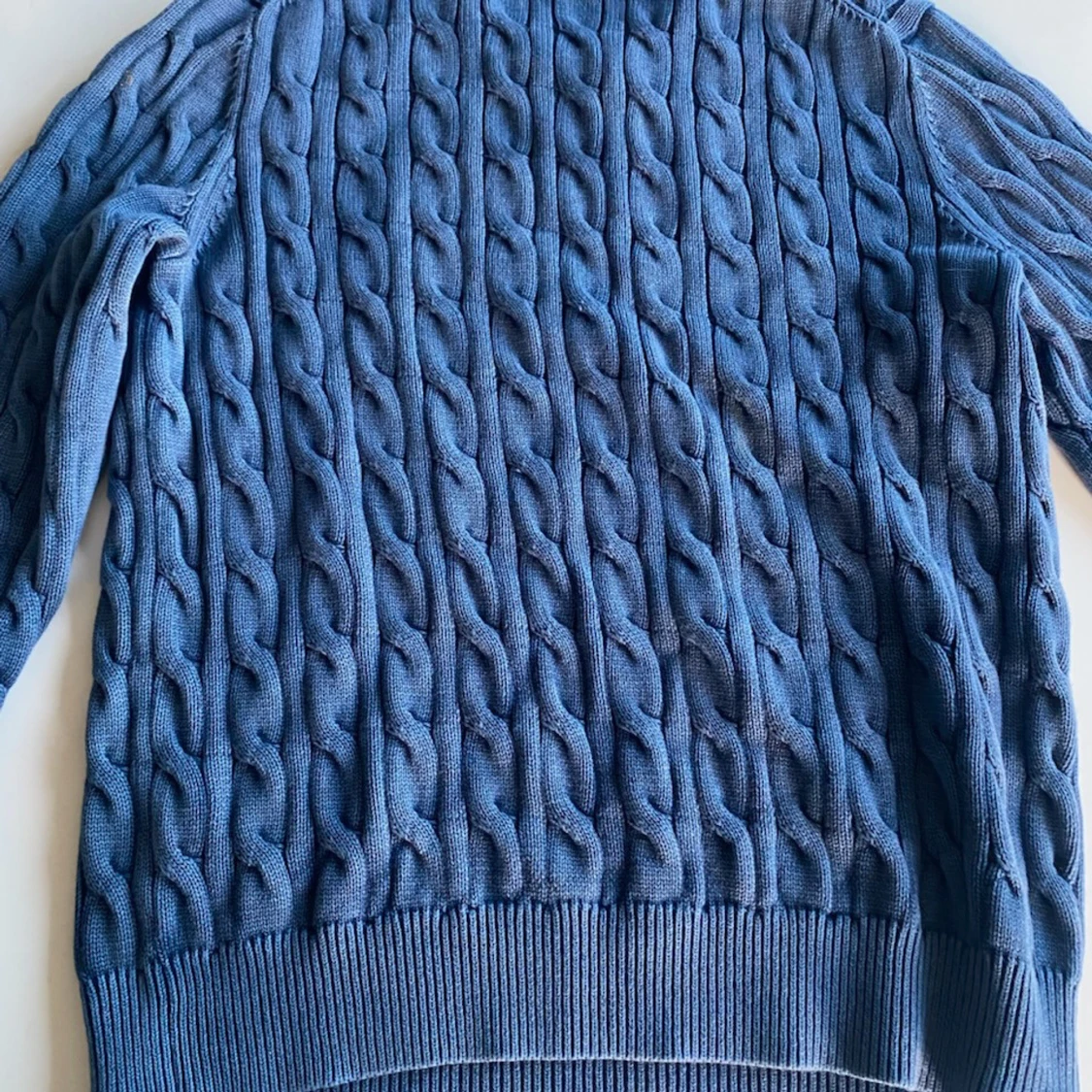 Blå stickad tröja från Morris 