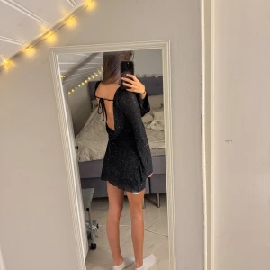 Nyårs klänning - Storlek S, pris 200:- prislapp finns kvar, vid frågor kontakta mig 🫶🏽