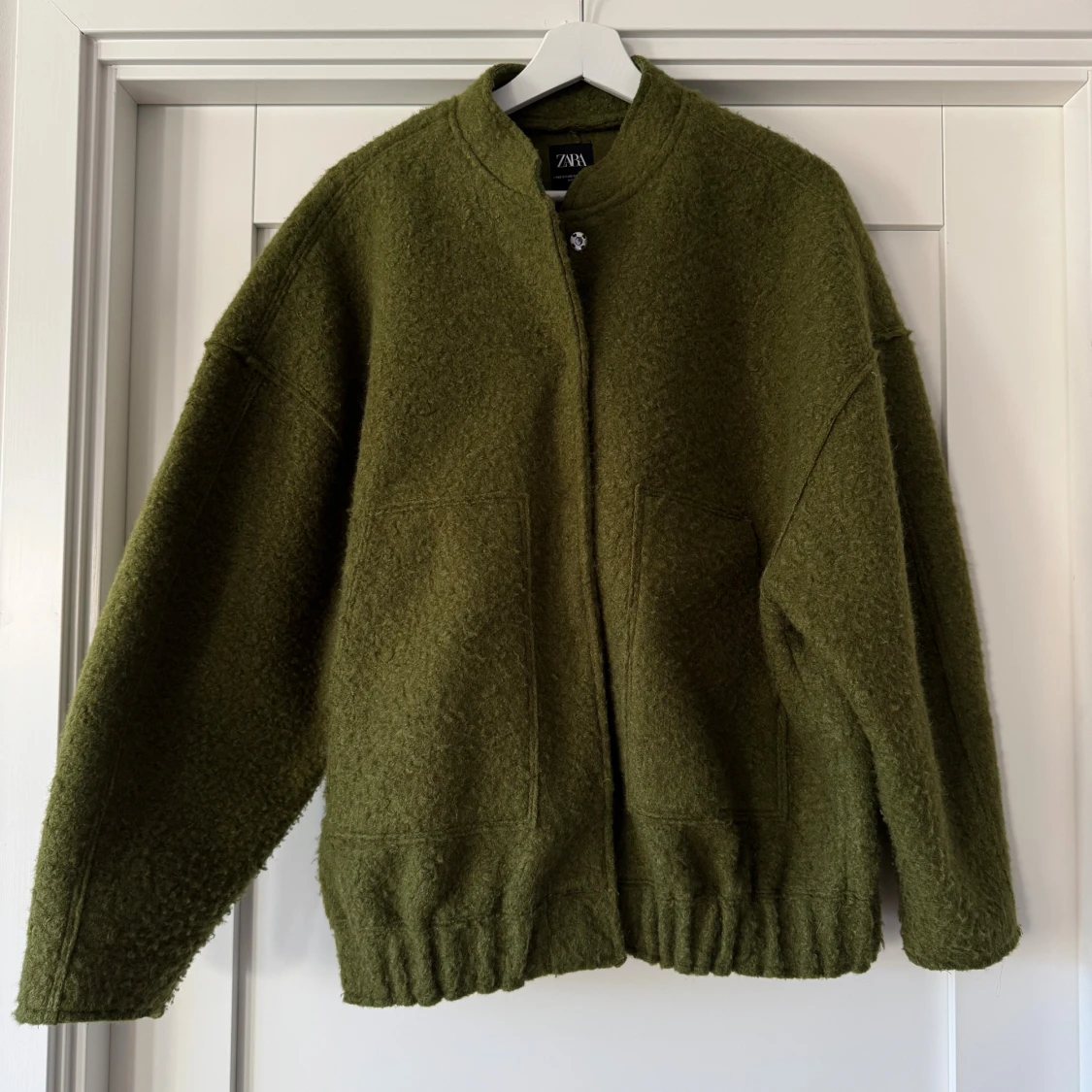 Zara Olivgrön bomberjacka  - 2